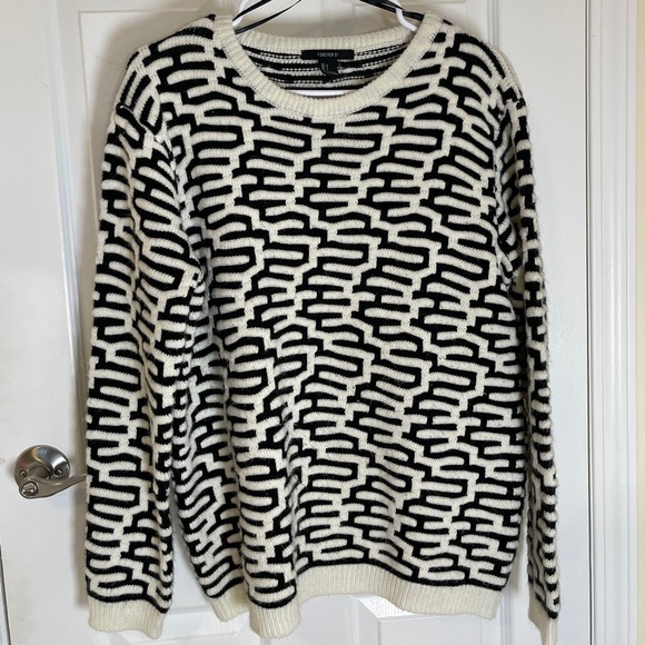 Black & White Sweater - Picture 1 of 3